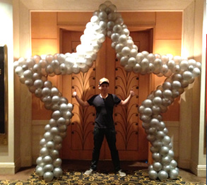 magician for birthday party, kids birthday, kids party entertainer, balloon sculpture Singapore, balloon artist Singapore, Balloon decoration